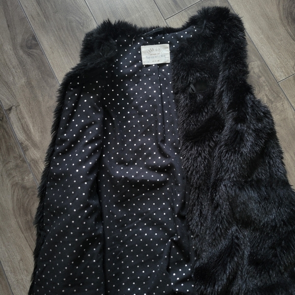 Vest - Picture 2 of 3